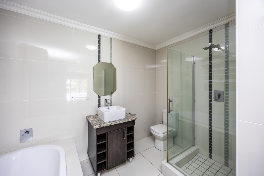 4 Bedroom Property for Sale in Sunrise On Sea Eastern Cape
